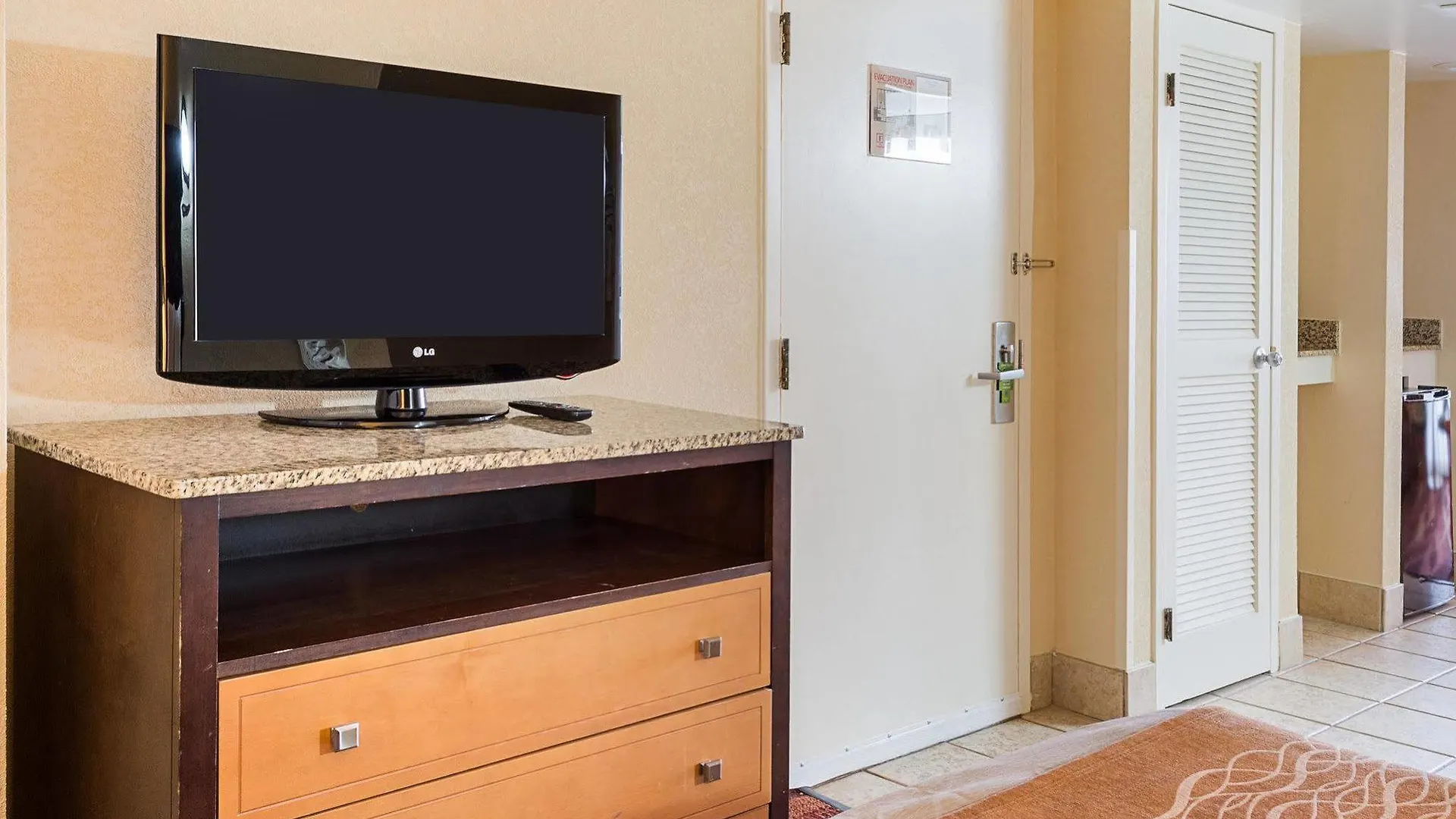 Coastal Hotel & Suites Virginia Beach - Oceanfront