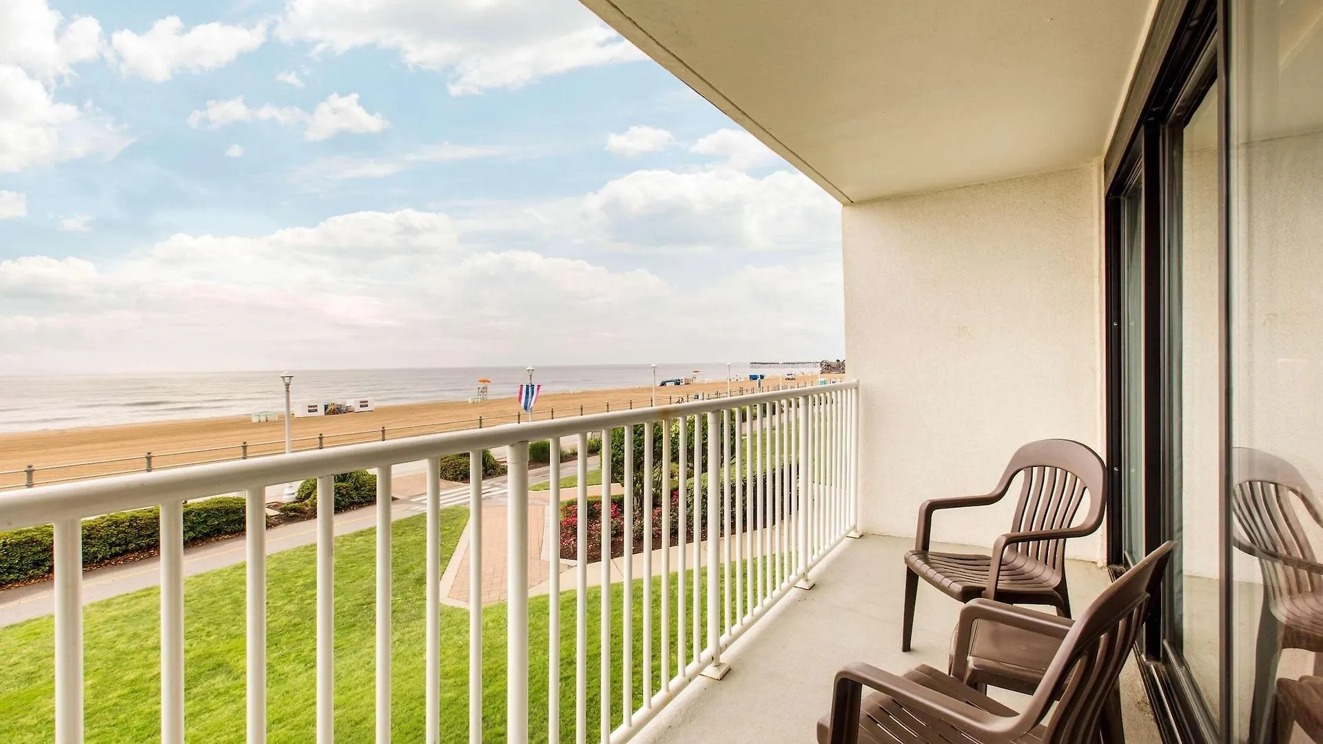Coastal Hotel & Suites Virginia Beach - Oceanfront