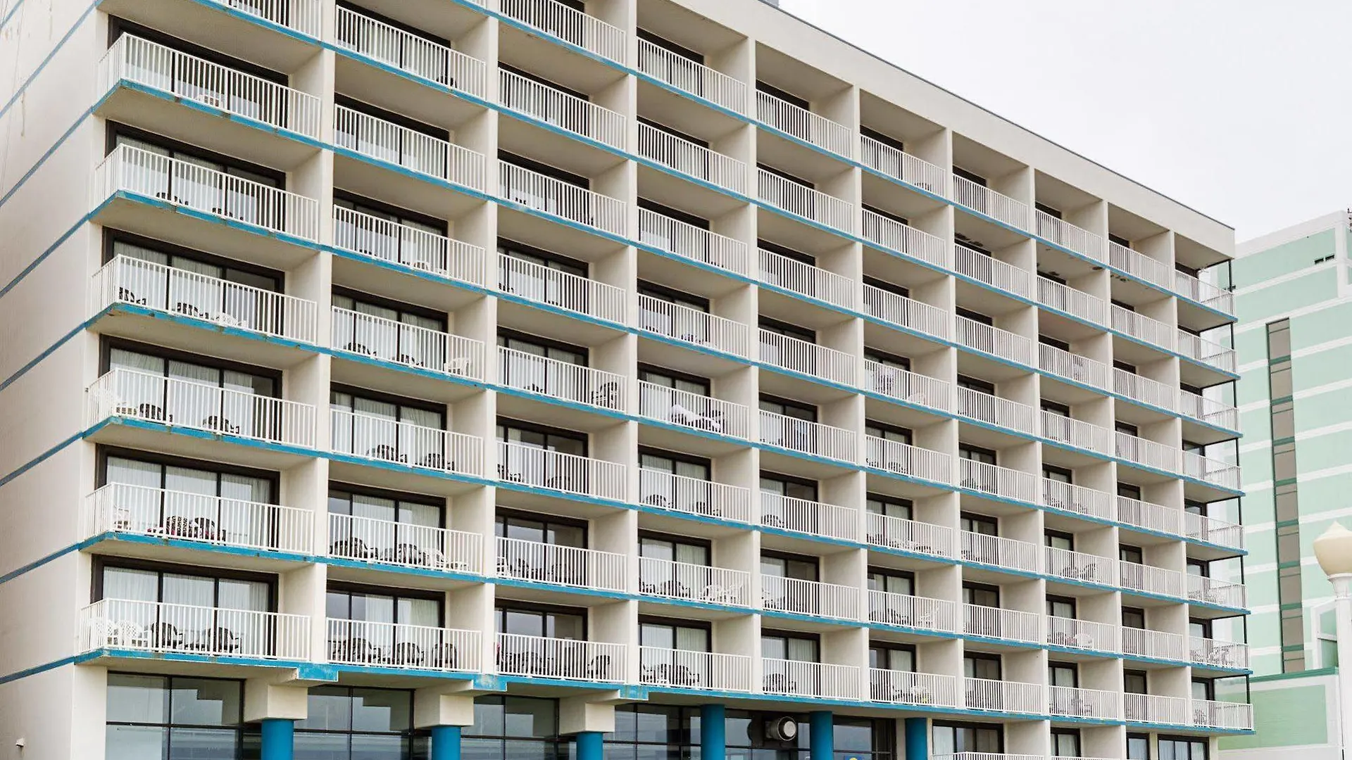 Coastal Hotel & Suites Virginia Beach - Oceanfront