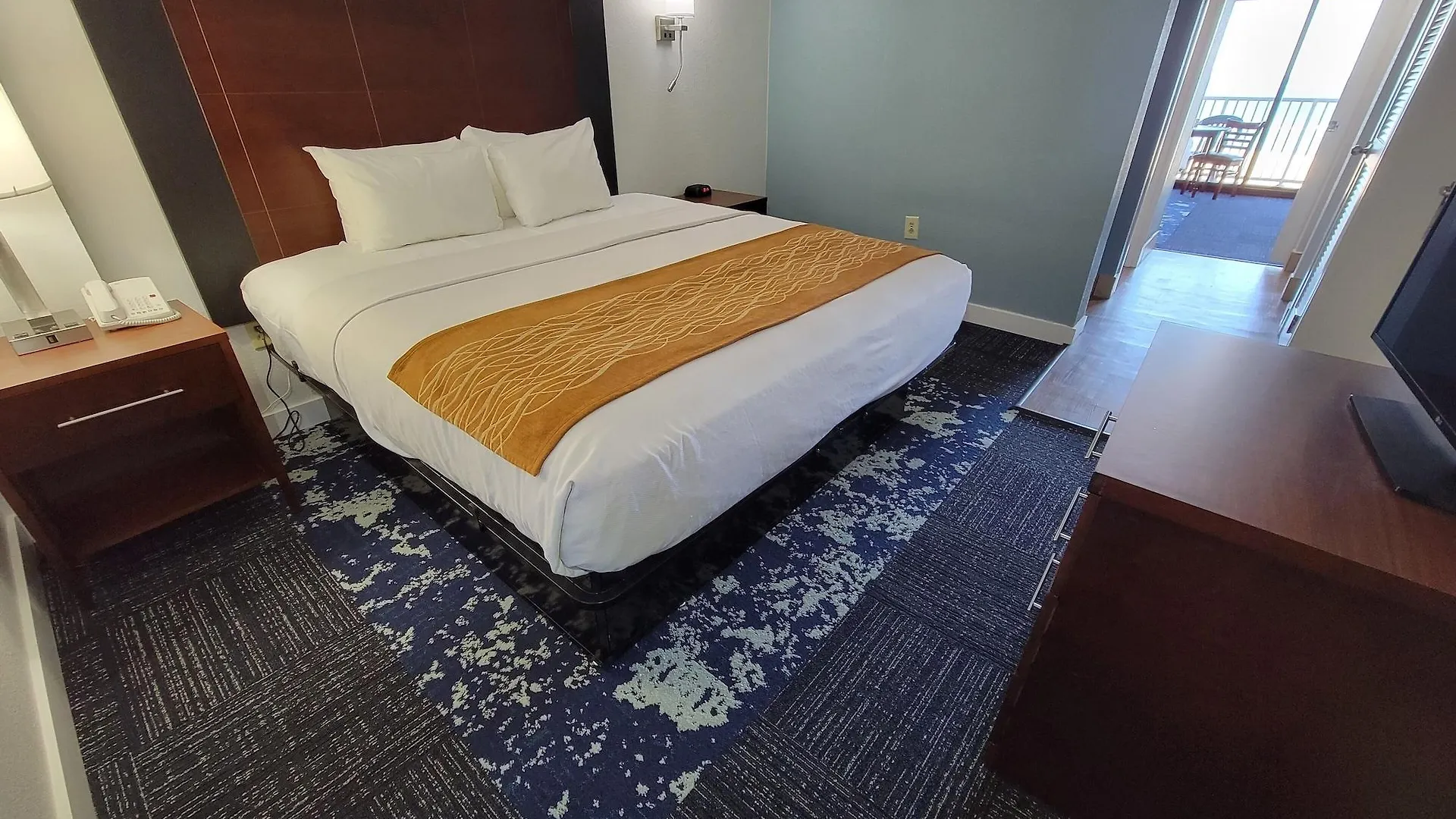 Coastal Hotel & Suites Virginia Beach - Oceanfront USA