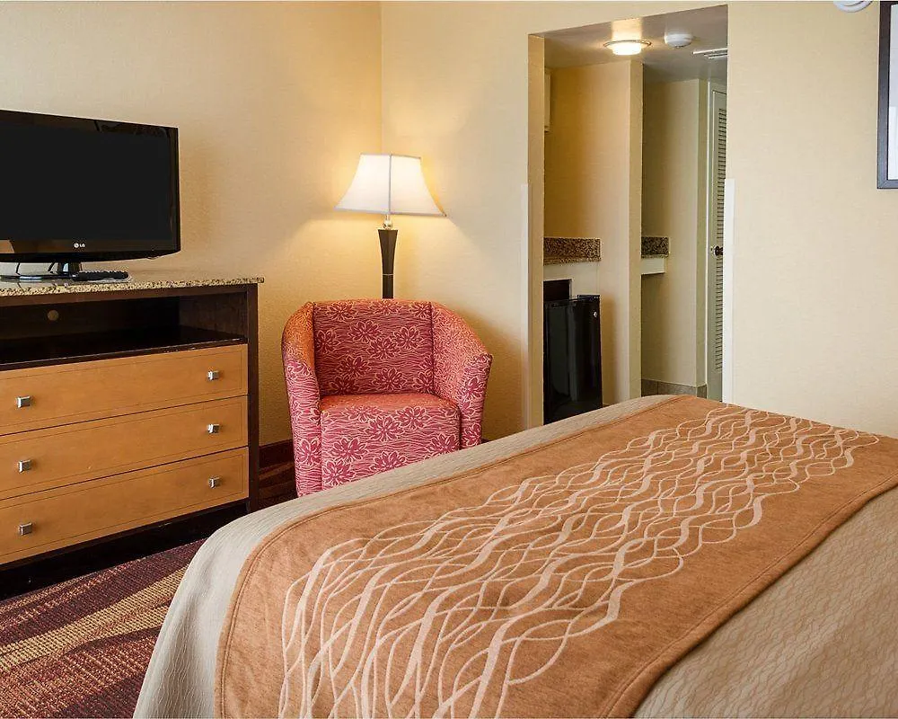 Coastal Hotel & Suites Virginia Beach - Oceanfront