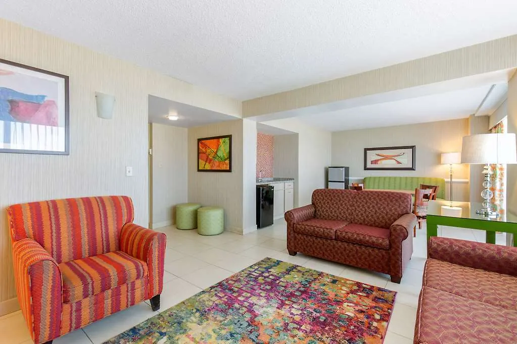 Coastal Hotel & Suites Virginia Beach - Oceanfront 3*,